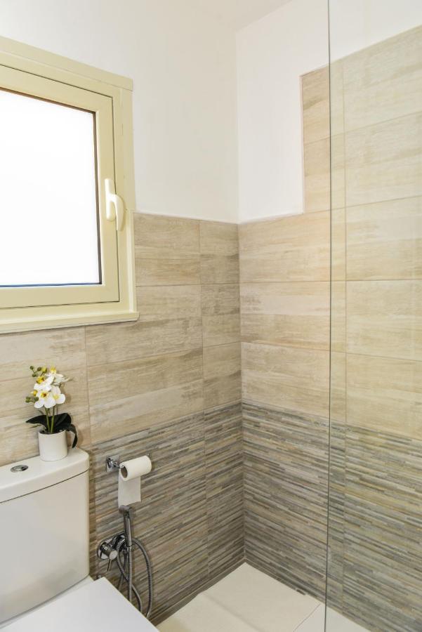 La Via Di Mezzo Apartment Катания Екстериор снимка