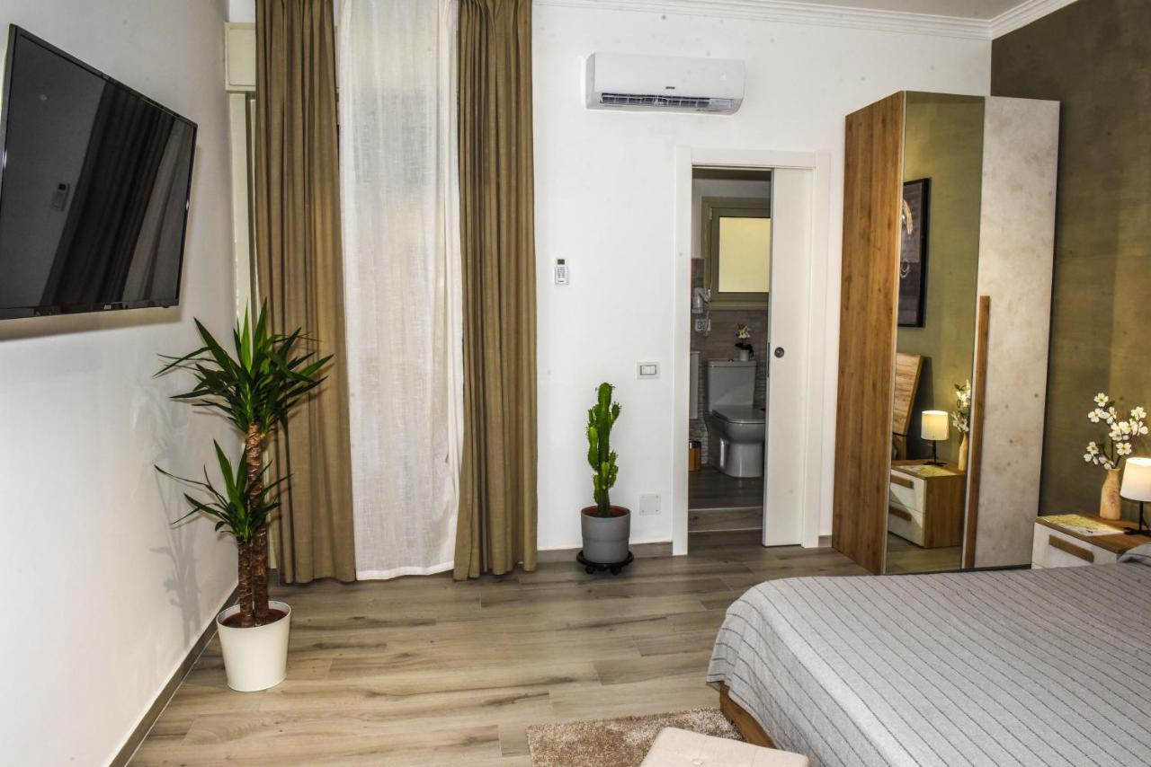 La Via Di Mezzo Apartment Катания Екстериор снимка