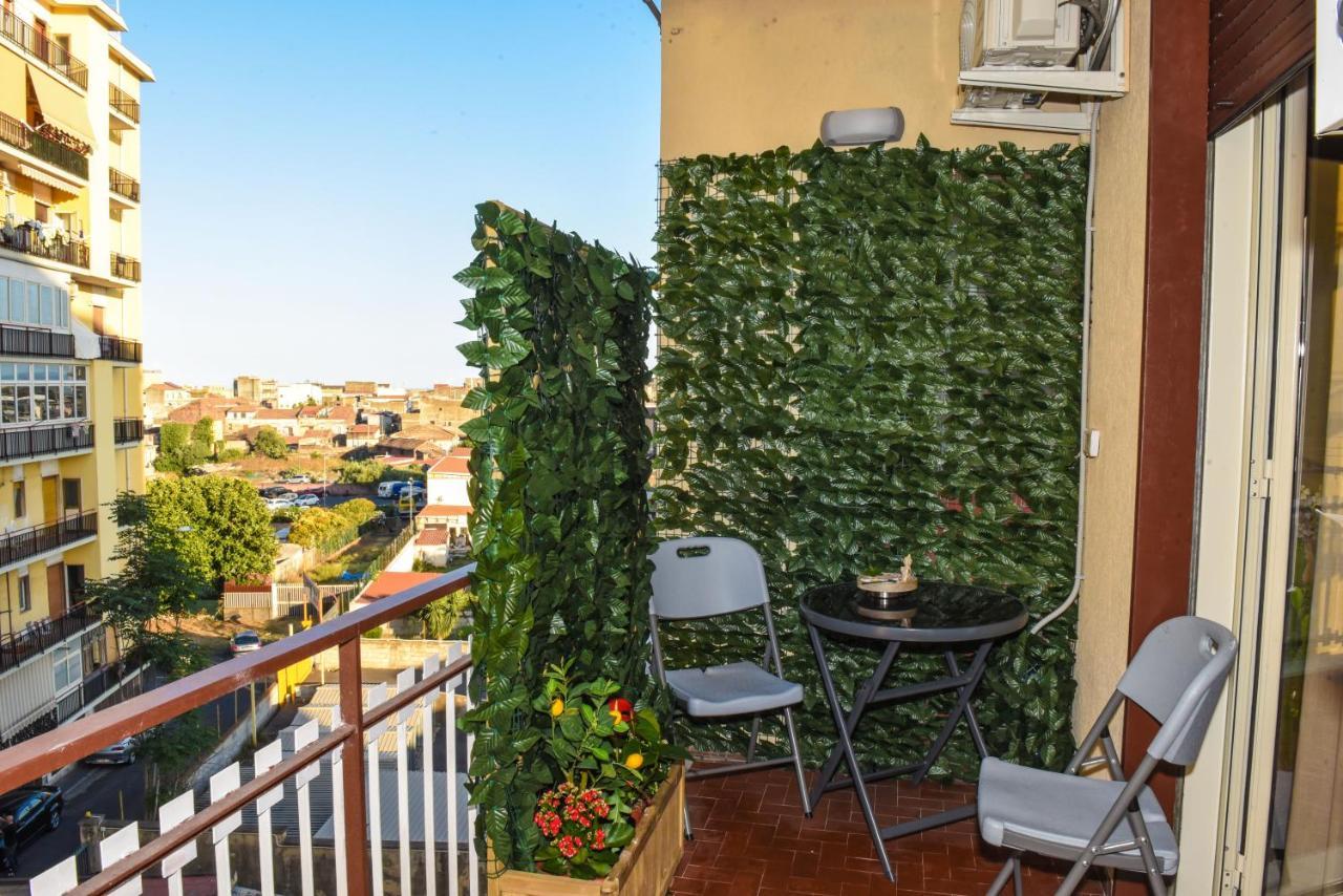 La Via Di Mezzo Apartment Катания Екстериор снимка