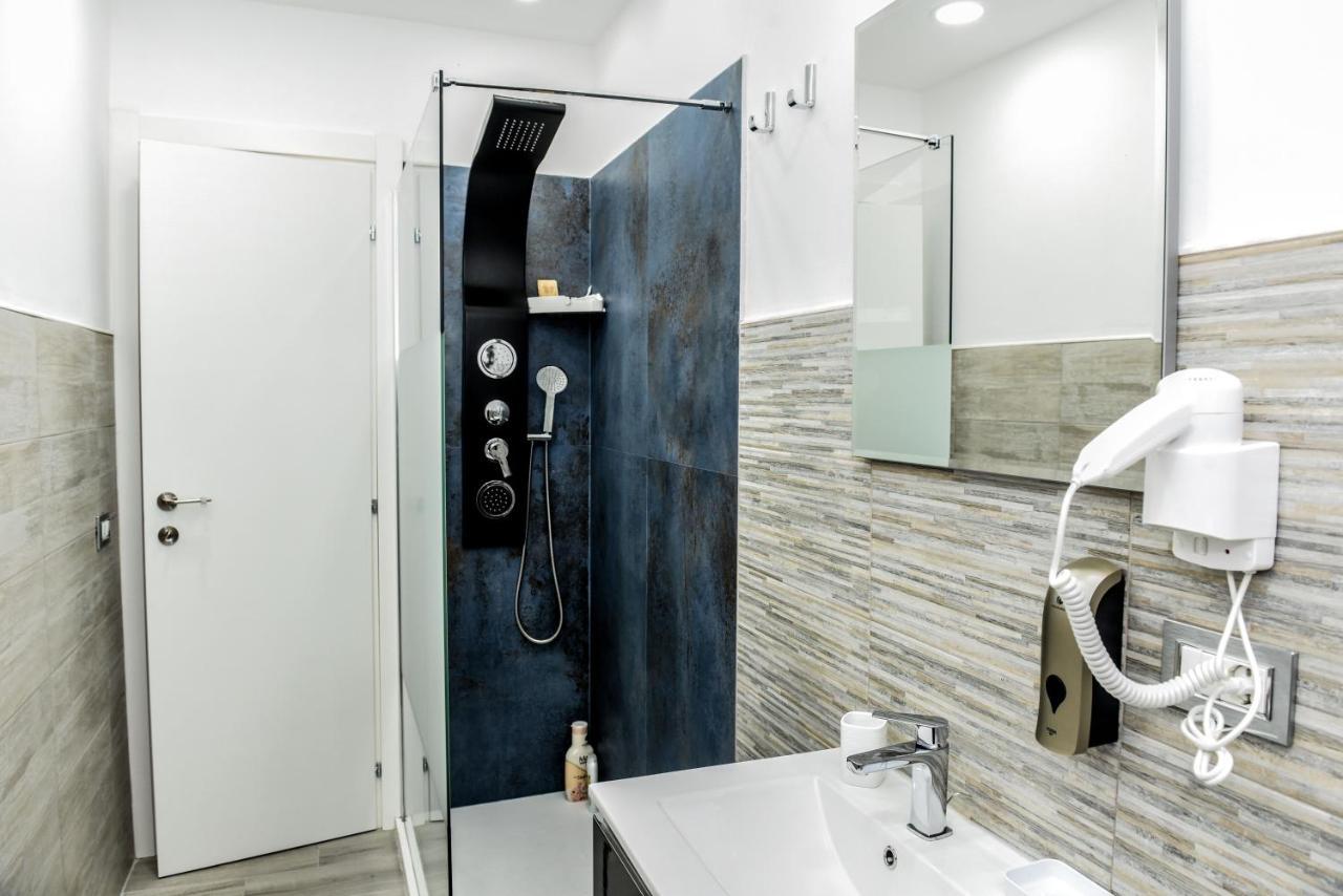 La Via Di Mezzo Apartment Катания Екстериор снимка