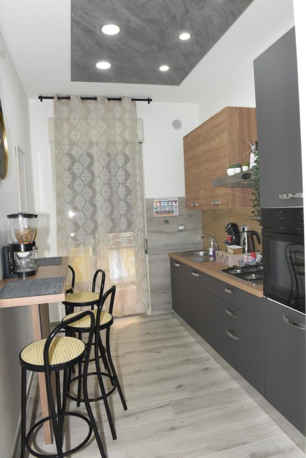 La Via Di Mezzo Apartment Катания Екстериор снимка
