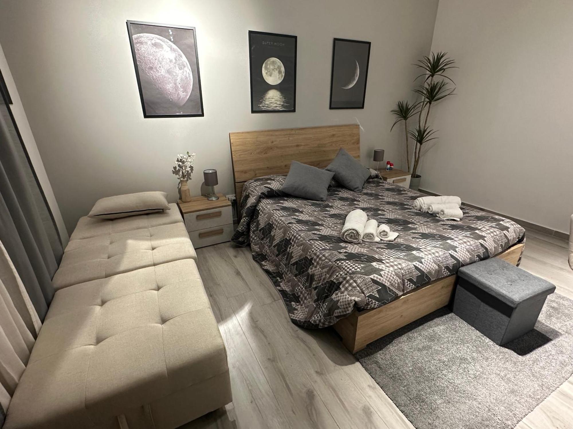 La Via Di Mezzo Apartment Катания Екстериор снимка