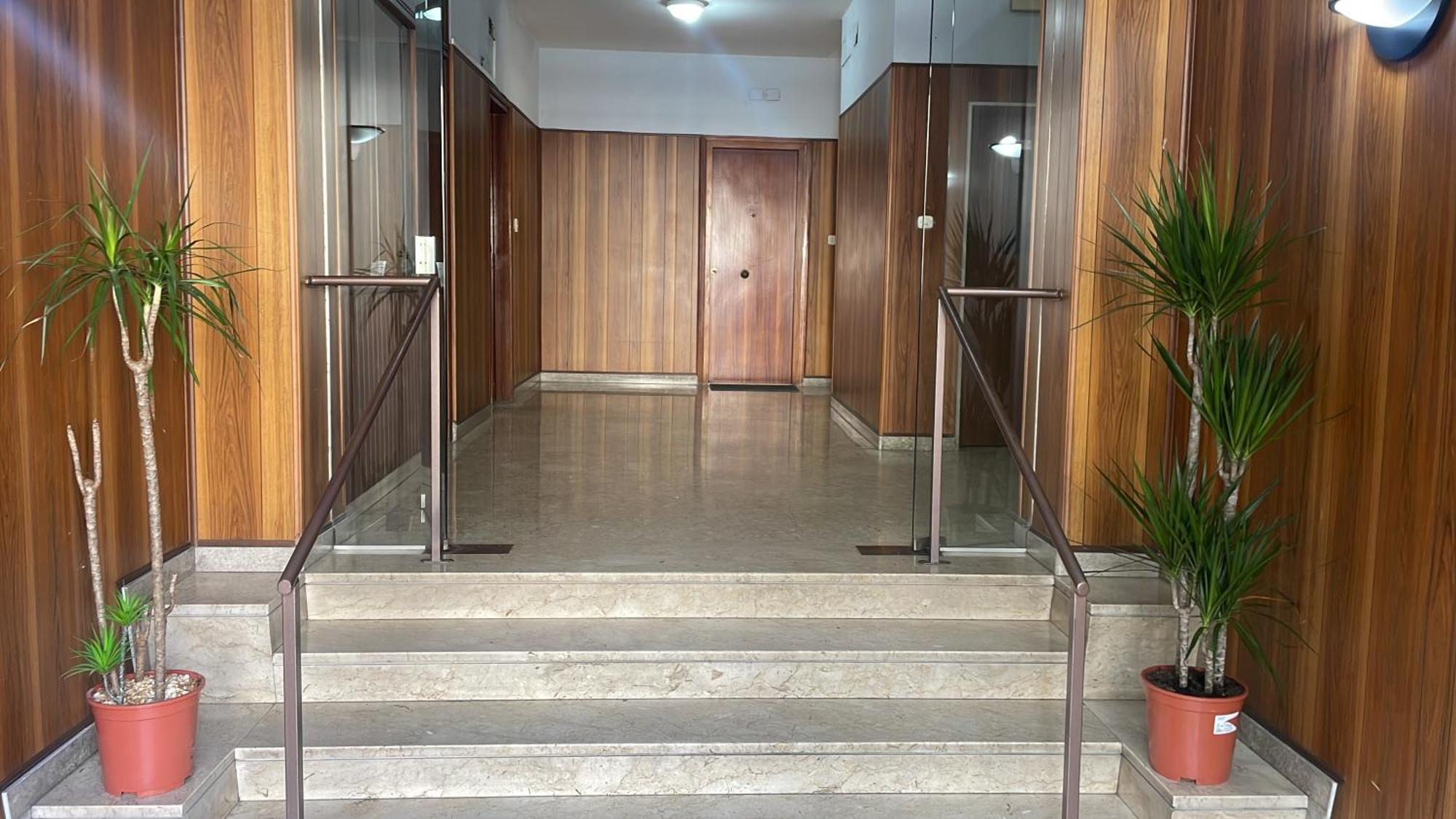 La Via Di Mezzo Apartment Катания Екстериор снимка