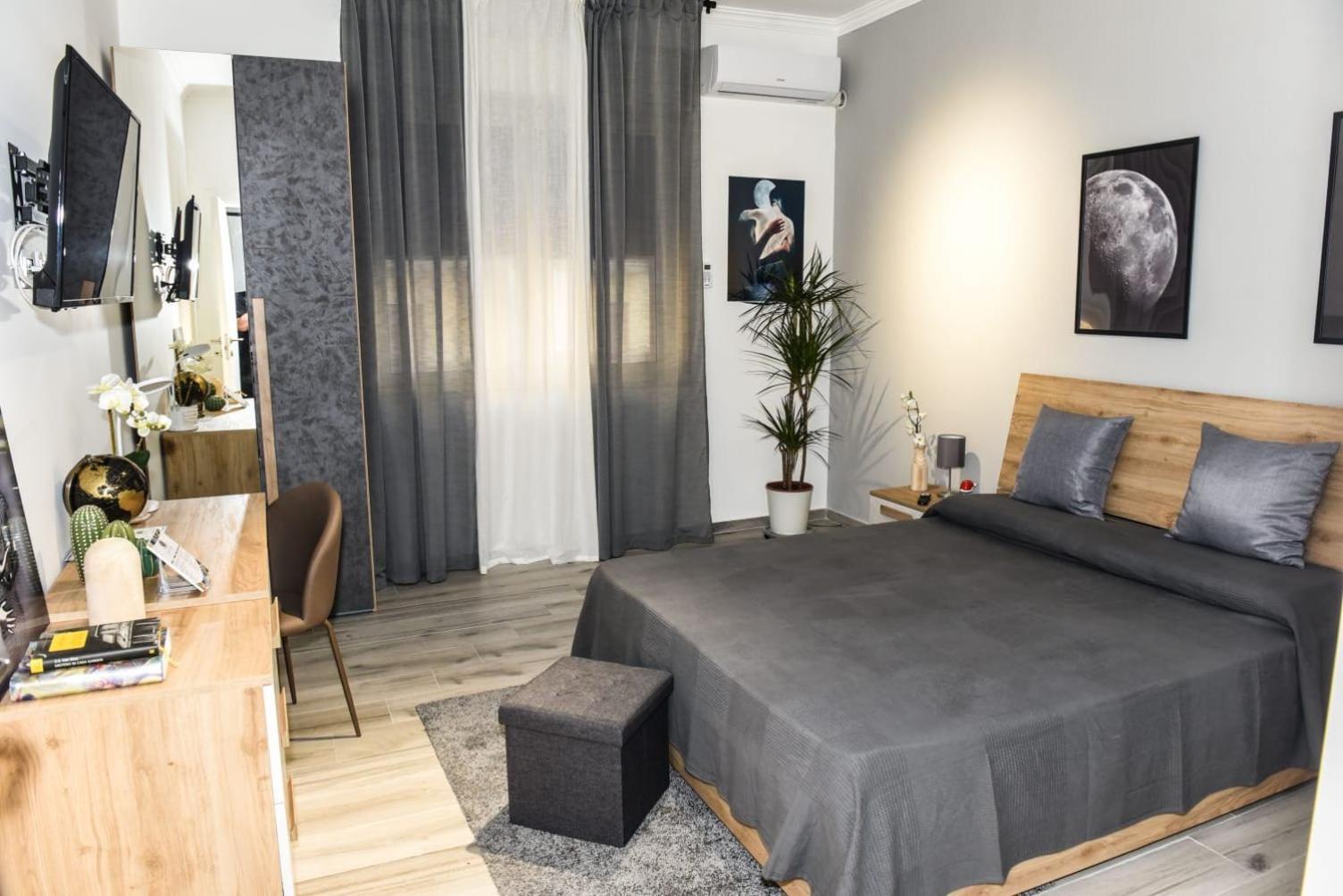 La Via Di Mezzo Apartment Катания Екстериор снимка